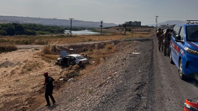 Cizre'de iki otomobil çarpıştı: 2 yaralı