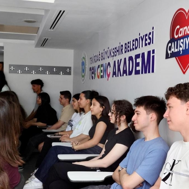 Tekirdağ Büyükşehir'den YKS tercih döneminde ücretsiz danışmanlık desteği