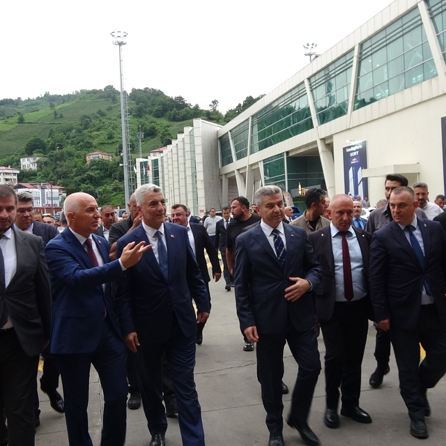 Bakan Bolat: "Sarp Gümrük Kapısı sadece Gürcistan'a değil, bütün Asya ülkel...