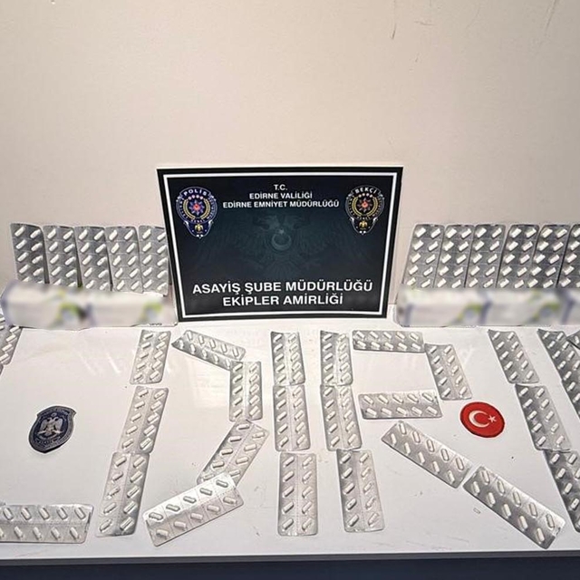Edirne'de 600 adet uyuşturucu hap ele geçirildi, 3 gözaltı
