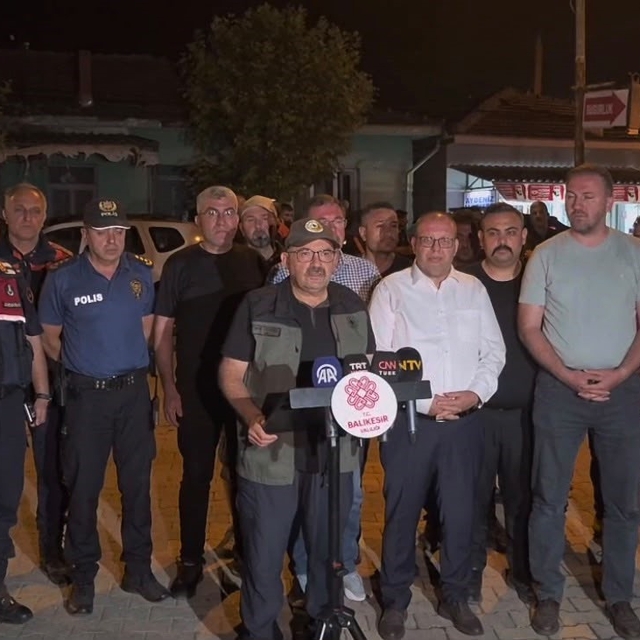 Susurluk'taki orman yangınına müdahale sürüyor: 450 hektarlık alan etkilend...