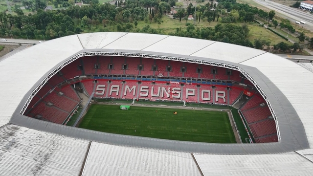Samsunspor'un stat zemini yeni sezona hazırlanıyor: Hibrit çim uygulamasına başlandı