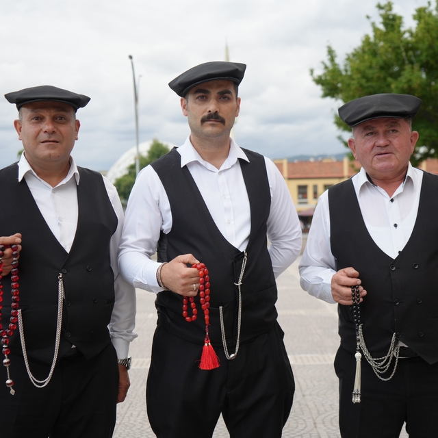 Çarşamba Beyleri, geleneksel kıyafetleriyle geçmişi geleceğe taşıyor
Unutul...