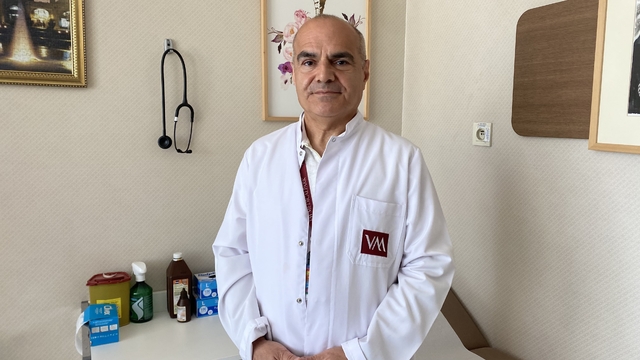 Nefesini kesen tümörden akciğeri alınmadan kurtuldu
Anatomik olarak en zor bölgelerden biriydi: Tümörlü bronş kesilerek hava yolu yeniden birleştirildi
Sigara içenlerin en büyük hatası: O belirtiyi "normal" sanıp hayatlarını riske atıyorlar