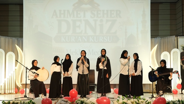 Yaz Kur'an kursu öğrencileri ilahi yarışmasında buluştu