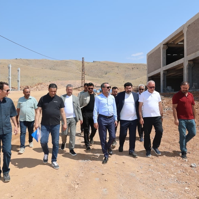Başkan Şerifoğulları, mobilyacılar sitesinde incelemelerde bulundu