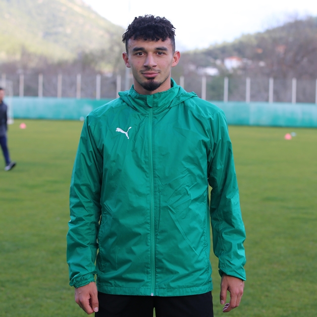 Göztepe, Gökdeniz Bayrakdar transferini bitirdi