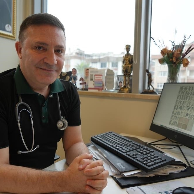 Prof. Dr. Özkaya: "Genç yaşta akciğer kanseri vakalarındaki artış endişe ve...