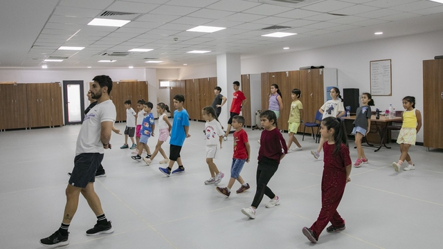 Mersin'de çocuklara ücretsiz halk oyunları kursu