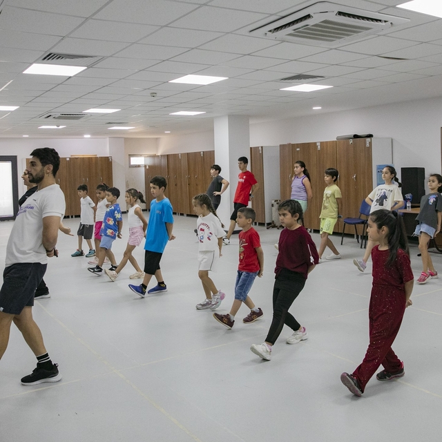 Mersin'de çocuklara ücretsiz halk oyunları kursu