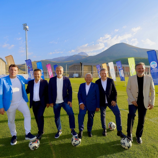 Erciyes Yüksek İrtifa Kamp Merkezi'ne spor dünyasından tam not