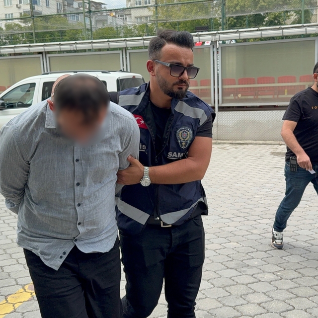 Semt pazarında genç kadına elle tacize gözaltı