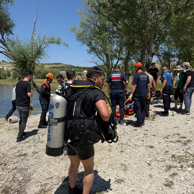 Olta teknesini kurtarmak isterken barajda can verdi