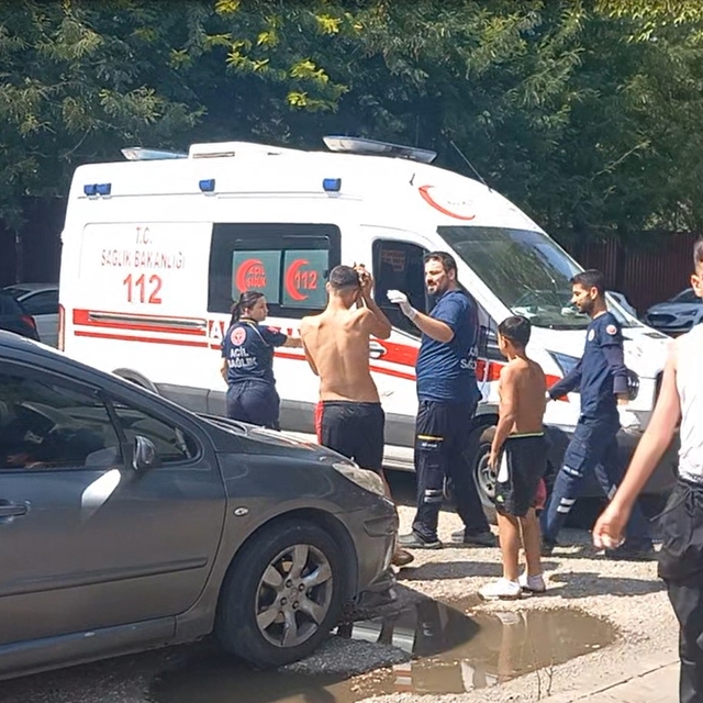 Süs havuzuna atlayan 2 çocuk, kafa kafaya çarpışıp yaralandı