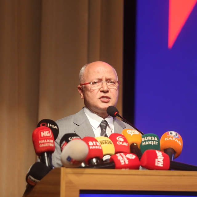 Ak Parti Bursa'dan peş peşe yatırım açıklamaları
Bursa hızlı tren hattında...
