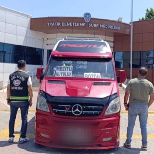 Mersin'de ters şeritte ilerleyen sürücünün ehliyetine el konuldu