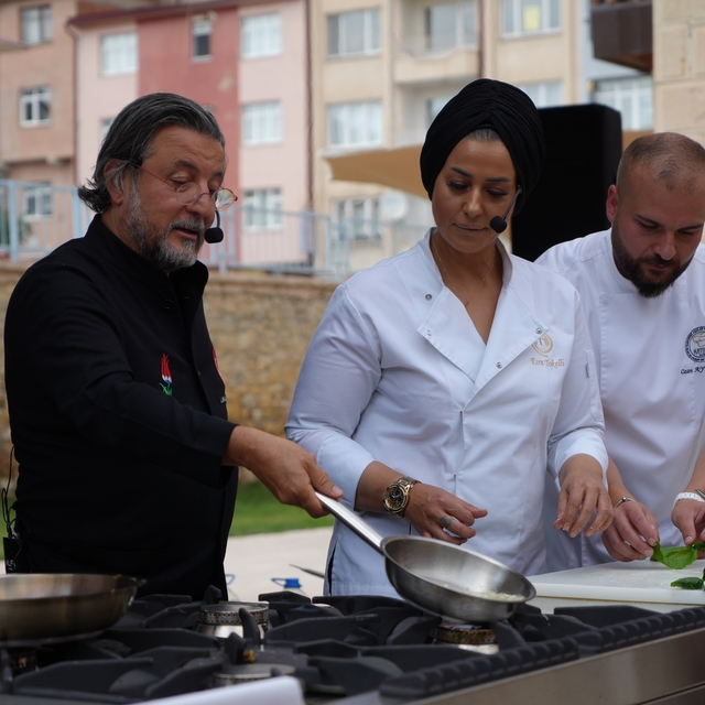Bayburt'un yöresel lezzetleri şeflerin yorumuyla hazırlandı