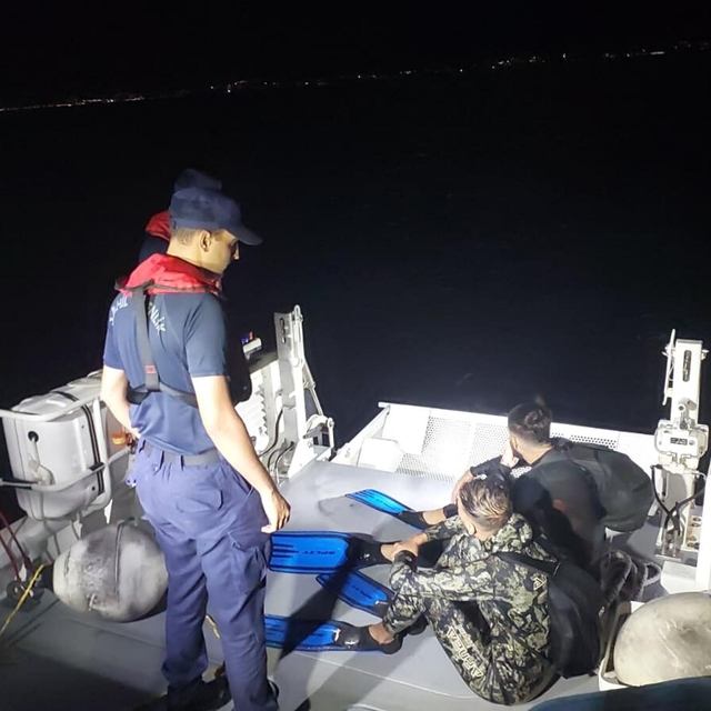Bodrum'da yüzerek Yunanistan'a geçmeye çalışan 2 kaçak göçmen yakalandı