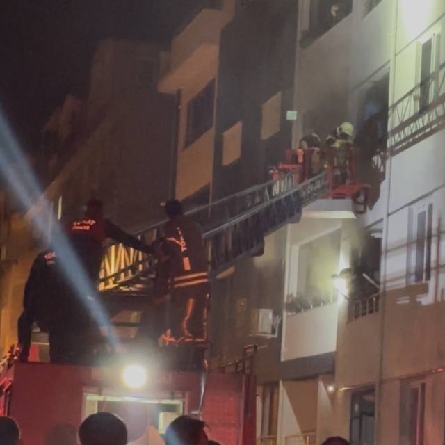 Tokat'ta apartman dairesinde yangın paniği: 4 kişi dumandan etkilendi