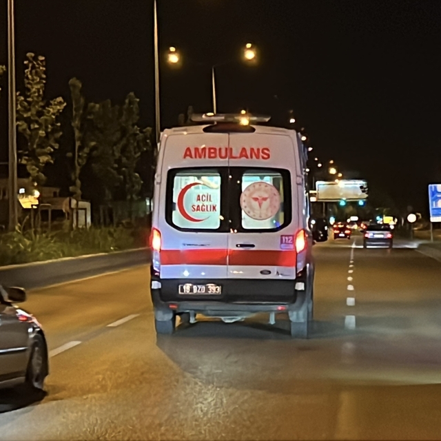 Bursa'da ters yöne giren otomobil kazaya karıştı: 7 yaralı