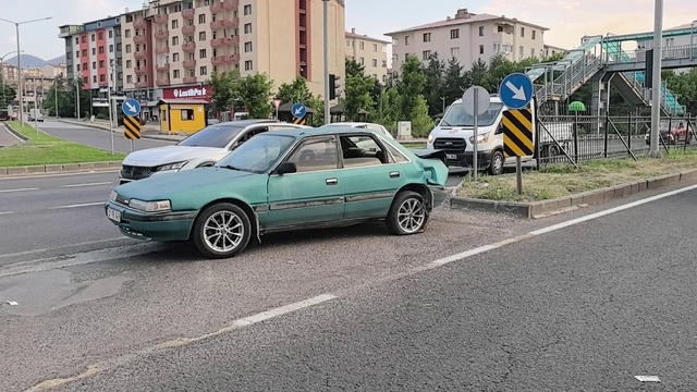 Erzurum'da zincirleme trafik kazası: 3 yaralı
