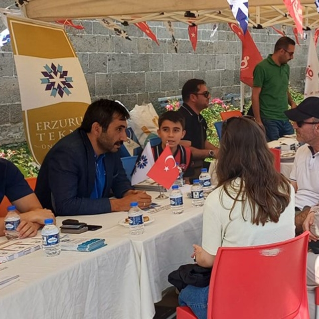 ETÜ, tercih günleri'nde aday öğrencilerle buluşuyor