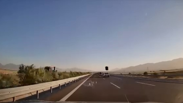 Rüzgardan uçan portbagaj faciaya neden oluyordu