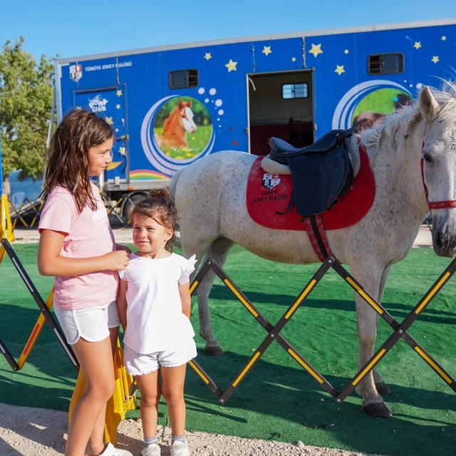 Didim Belediyesi çocuklar pony club etkinliği ile buluşturdu