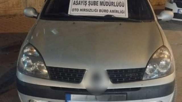 Cezaevinden çıkıp otomobil çaldı, yakalanınca savunması pes dedirtti
Konya'da çalınan otomobil Antalya'da bulunurken, yakalanan şüpheli ise "Adıyaman'a gitmek için çaldım" dedi