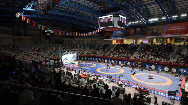 Kocaeli'deki uluslararası güreş turnuvası genç sporculara ilham oluyor