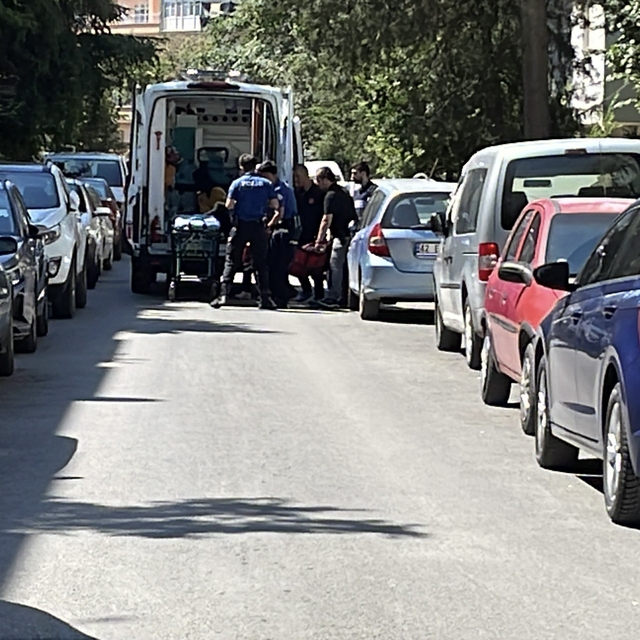 Aidat tartışması kanlı bitti, yönetici bıçaklandı
