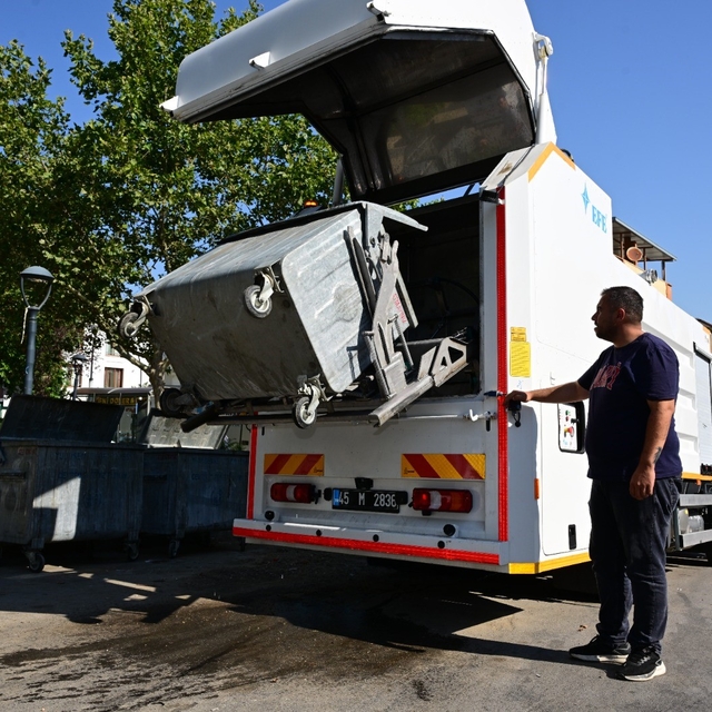 Büyükşehir'den çöp konteynerlerinde temizli seferberliği