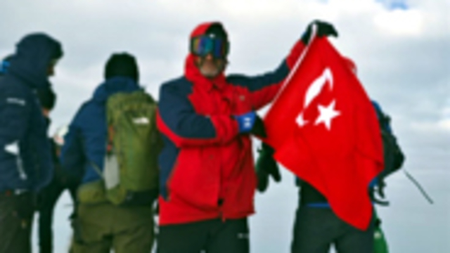 Ağrı Dağı zirvesinde Van Gölü için farkındalık mesajı