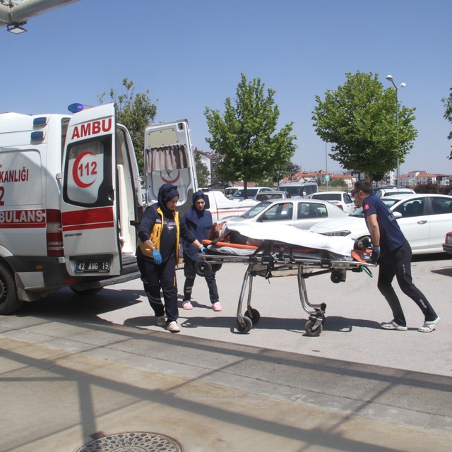 Kontrolden çıkan araç araziye savruldu, sürücü yaralandı