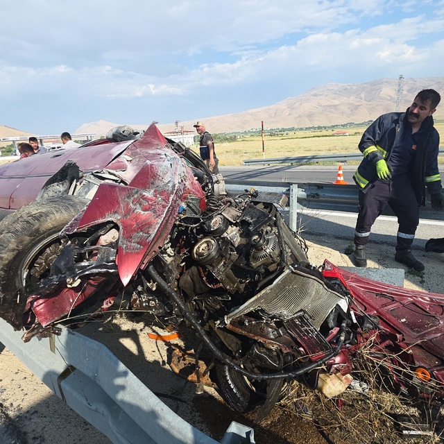Van'da trafik kazası: 4 yaralı