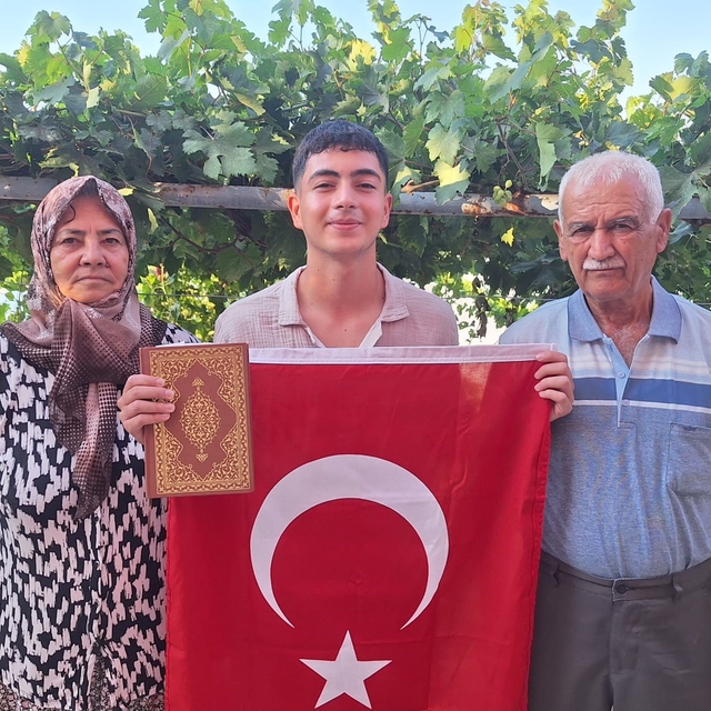 Siyer bilgisiyle umre ödülü