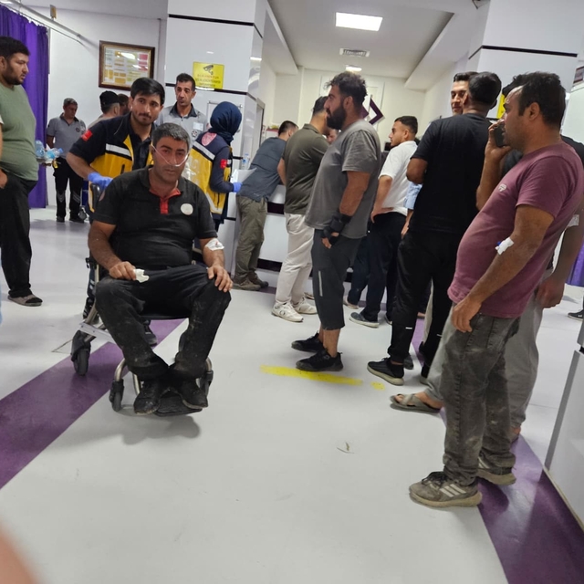 Malatya'daki yangında 1'i itfaiye eri 19 kişi dumandan etkilendi