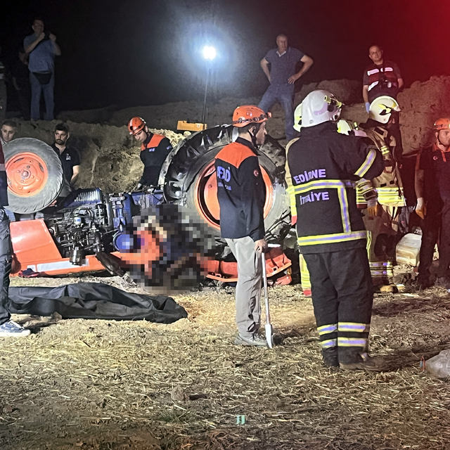 Devrilen traktörün altında kalan karı-koca, yaşamını yitirdi