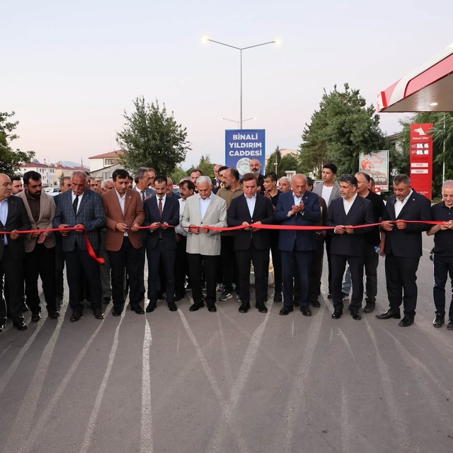 Çayırlı'da Binali Yıldırım Caddesi hizmete açıldı
