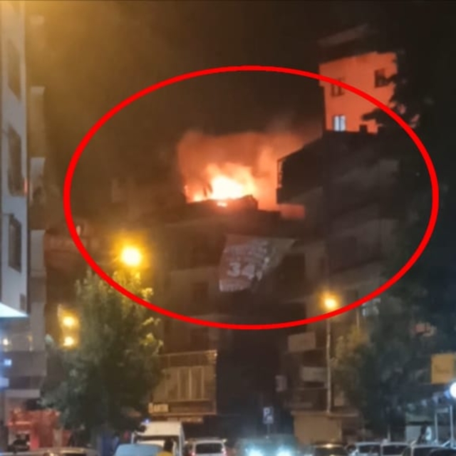 Diyarbakır'da binanın çatısı yandı; 2 gözaltı