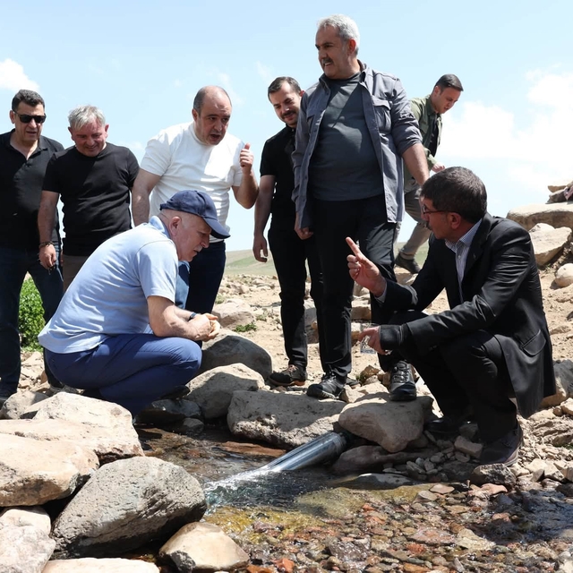 Başkan Sekmen'den Akdağ Mahallesi'ne çıkarma