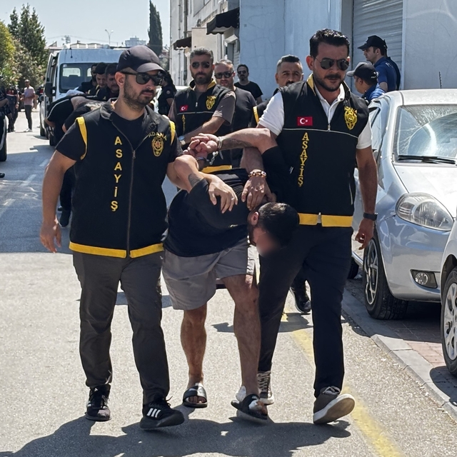 Adana'daki kadın cinayetinde 13 tutuklama: Katil zanlısı İstanbul'da petsho...