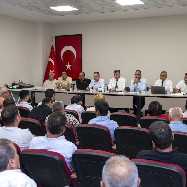 Silifke'de mahalle muhtarları istişare toplantısında buluştu