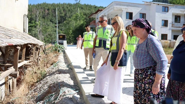Merkezefendi'de akıllı kavşak ve üst yapı çalışmaları devam ediyor