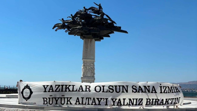 Altay'ın pankartı meydanlarda