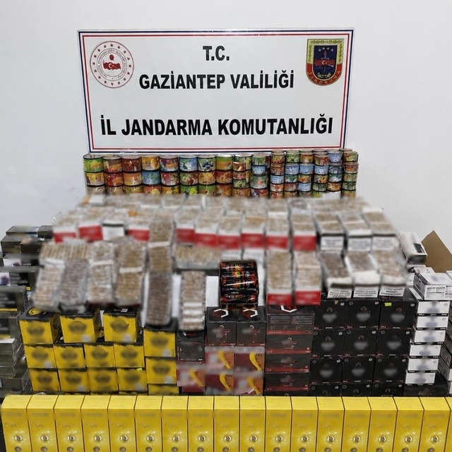 Gaziantep'te 1,4 milyon TL değerinde kaçak malzeme ele geçirildi: 3 gözaltı
