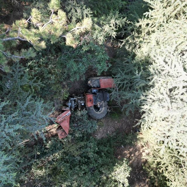 Afyonkarahisar'da 30 metrelik uçurumda can pazarı