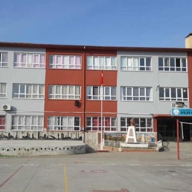 Efeler'de iki okulun binası boşaltıldı