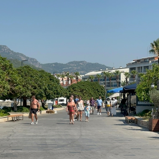 Ağustos seferlerine başladı, Marmaris'e 3 bin 700 turist getirdi