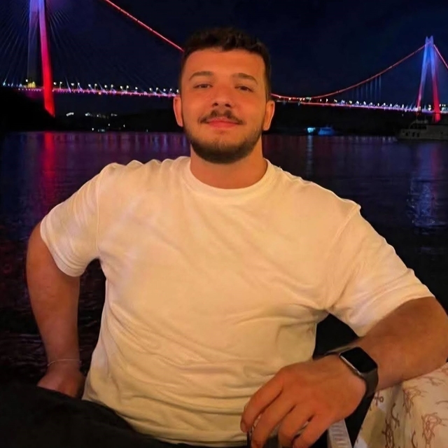 21 yaşındaki genç yatağında ölü bulundu